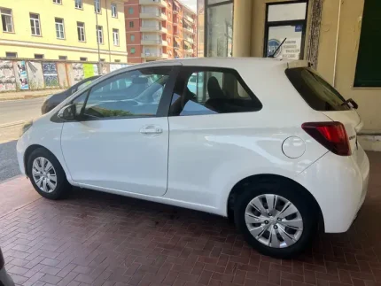 BUY 2010 TOYOTA YARIS 1.0 LHD
