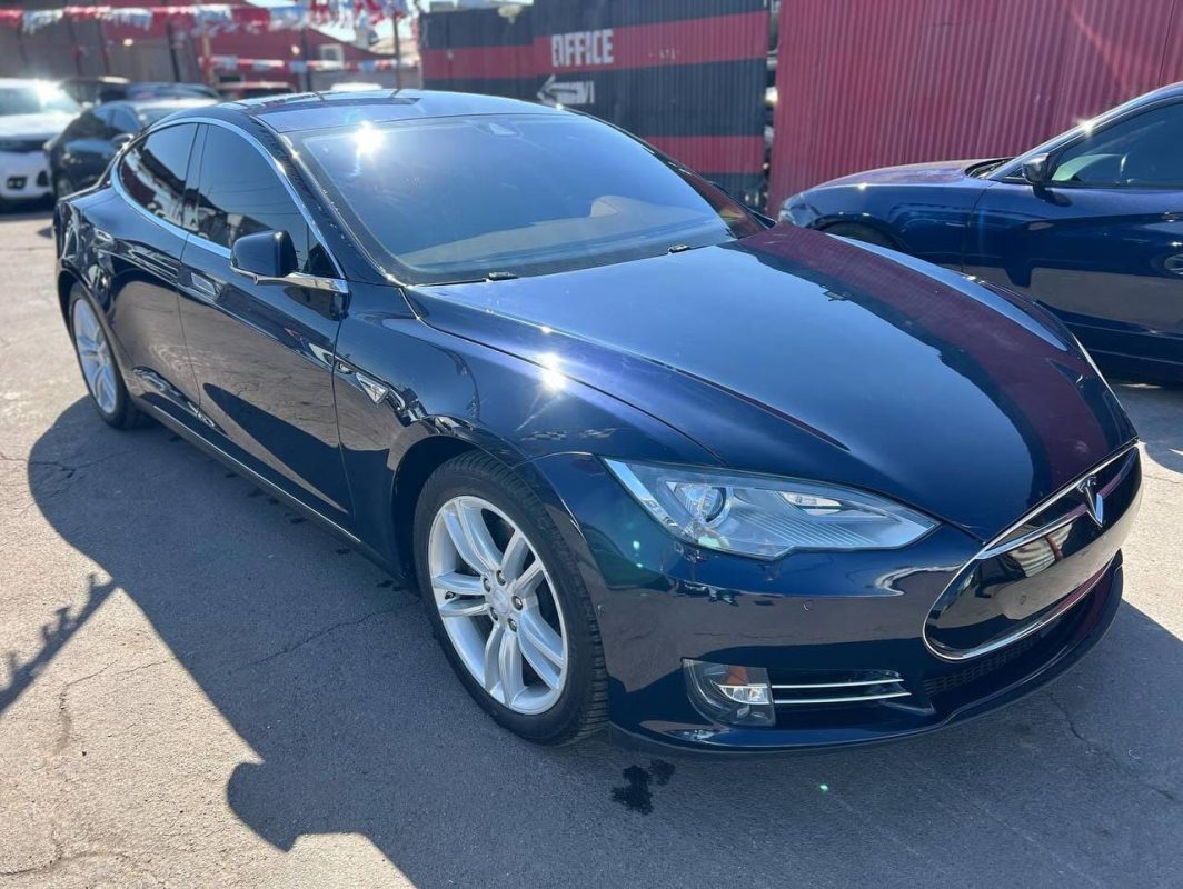 BUY 2017 TESLA MODEL S 85